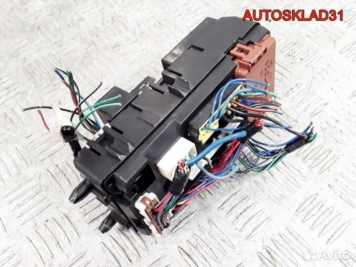 Блок предохранителей Mitsubishi Carisma MR318826