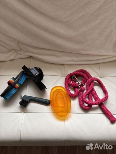 Чомбур скребница щетка крючок