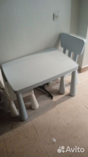 Детский стол и два стула Икеа