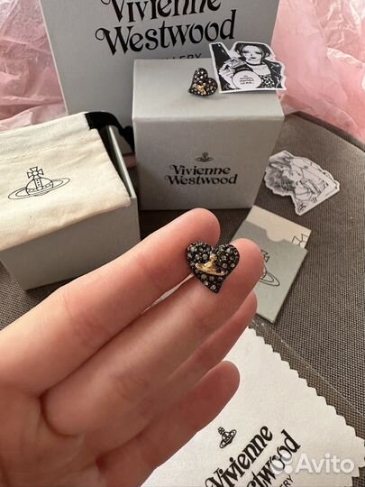 Серьги гвоздики Vivienne Westwood