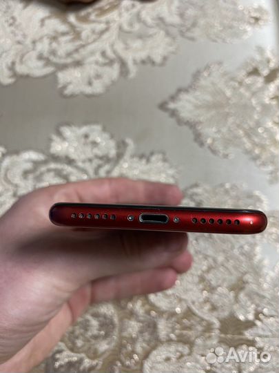 Телефон iPhone 8