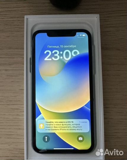 Телефон iPhone 11