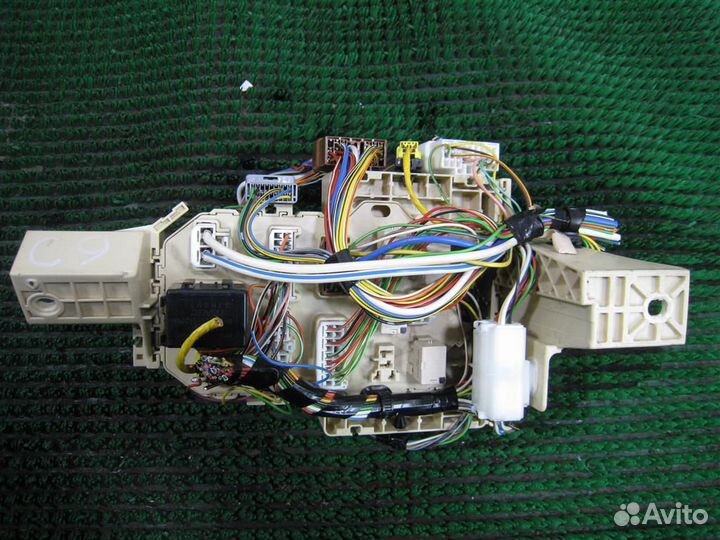 Блок предохранителей салонный Suzuki SX4 2007