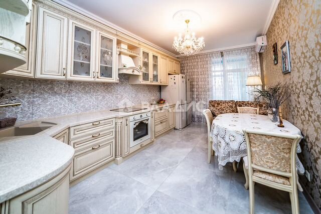 2-к. квартира, 80 м², 3/16 эт.