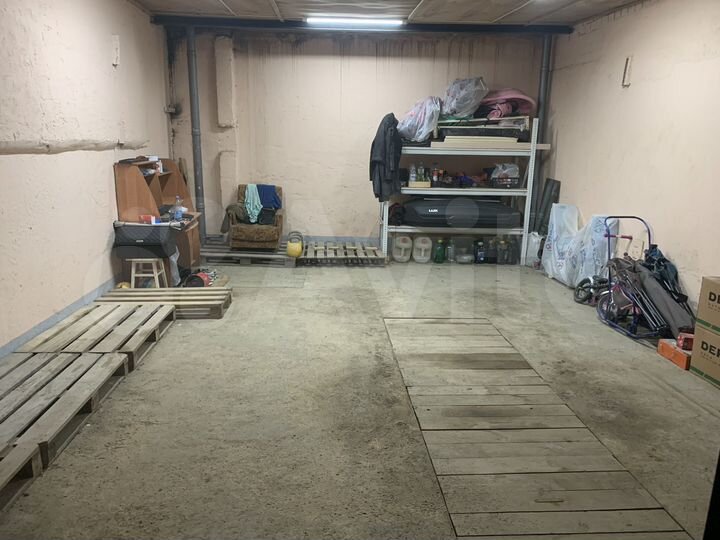 Гараж, > 30 м²