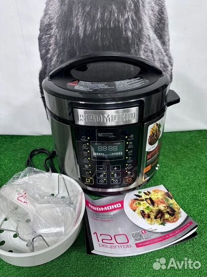 Мультиварка-скороварка Redmond RMC-PM381