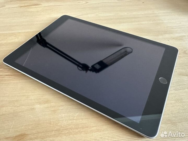 iPad A1822, 5 поколение, 2017 года