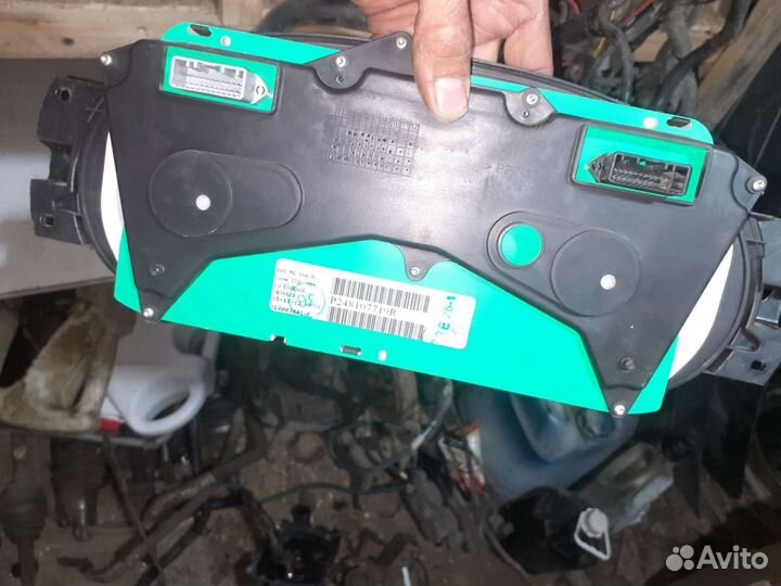 Щиток приборов логан