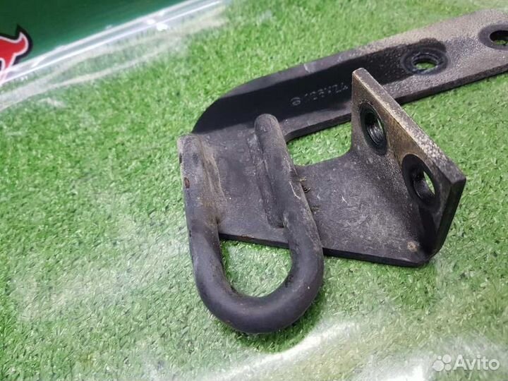 Буксировочный крюк Mercedes-Benz Viano W639