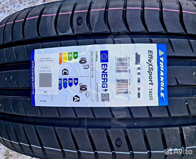 Triangle EffeXSport TH202 215/55 R17 98Y