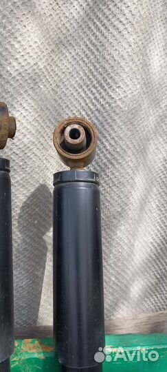 Амортизаторы задние qashqai j10, x-trail