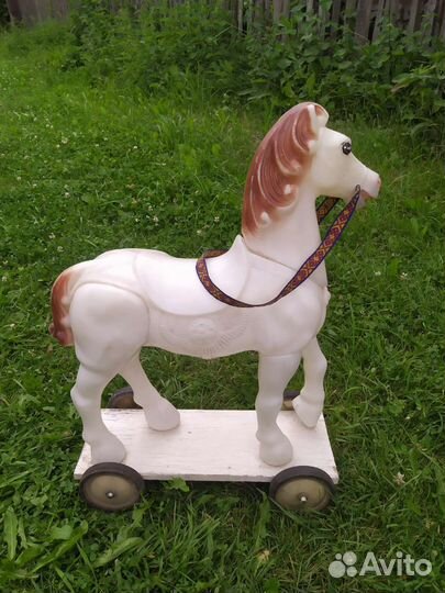 Винтажная лошадка