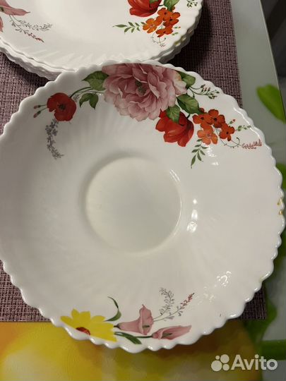 Набор обеденных тарелок 