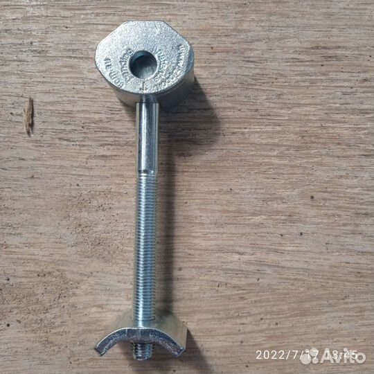 Крепежи для ступень