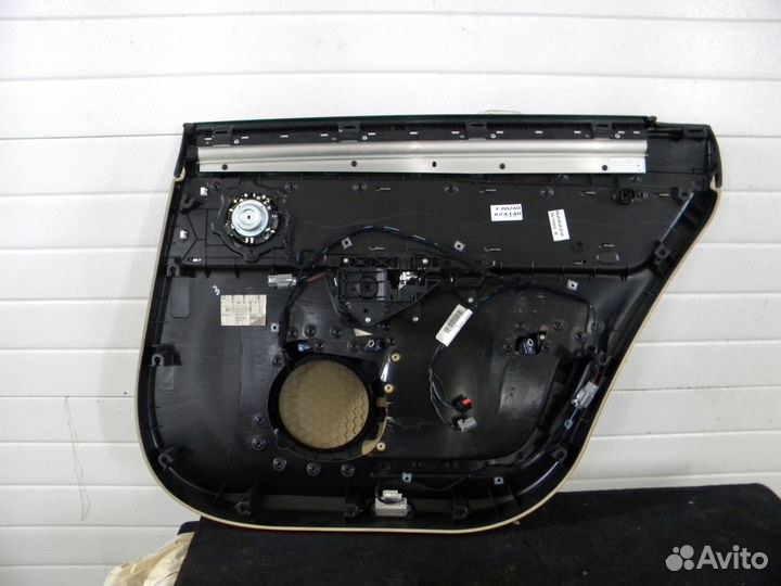 Обшивка двери зад. левая Jaguar XJ Long 351