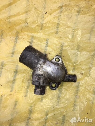 Фланец системы охлаждения Дайхатсу Териос 1