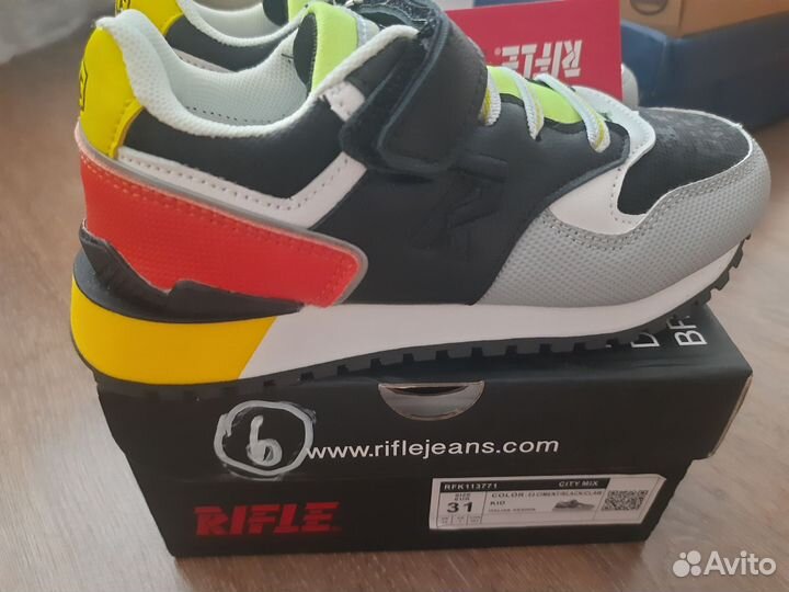 Обувь для мальчика новая