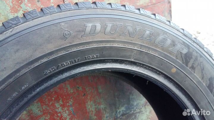 Dunlop SP Winter Ice 01 235/65 R17 108T