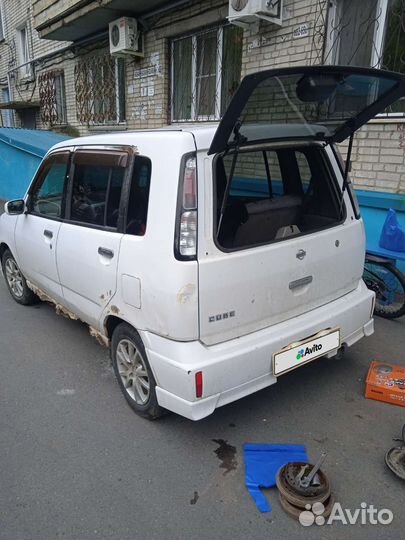 Nissan Cube, 2001