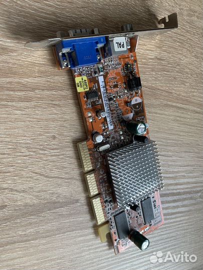 Видеокарта AGP Asus Radeon 9200 SE 64Mb