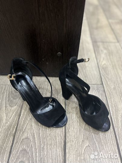 Босоножки женские