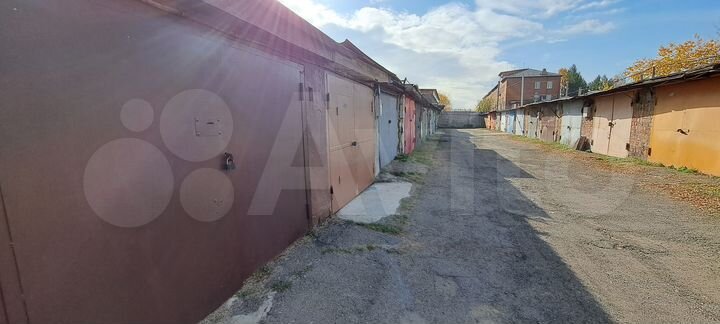 Гараж, > 30 м²