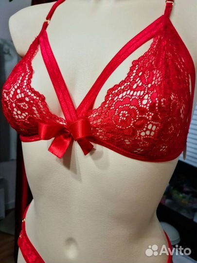 Новый красный кружевной комплект