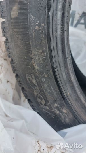 Bridgestone Blizzak VRX2 215/50 R17 96H