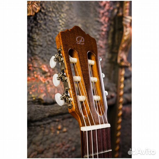 Классическая гитара Perez 610 Cedar