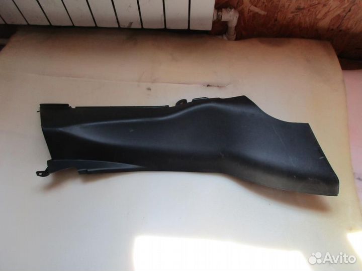 Накладки задних стоек Range Rover Sport 2 L494 44