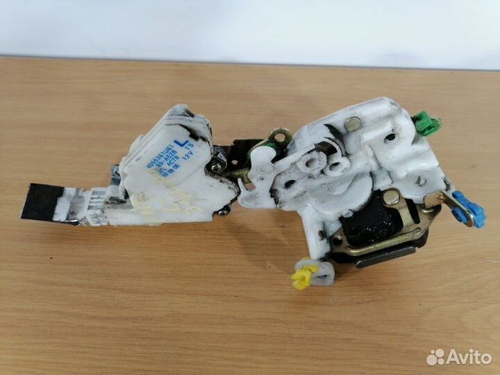 Замок двери передний левый Nissan Pulsar FN15