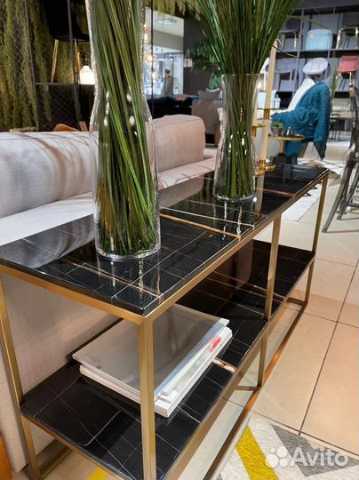 Консоль в наличии