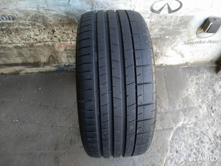 Pirelli P Zero PZ4 245/30 R20 90Y