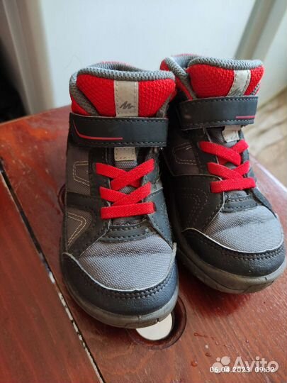 Decathlon кроссовки р 25