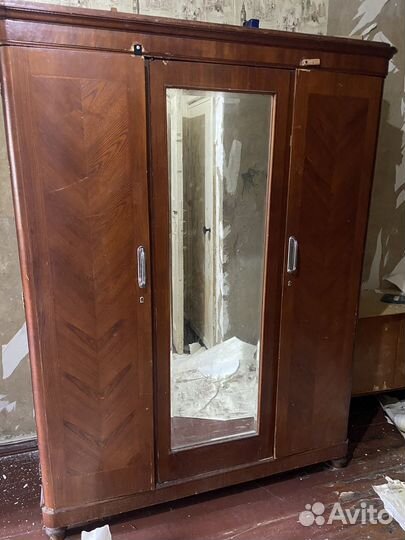Шкаф для одежды. Винтаж