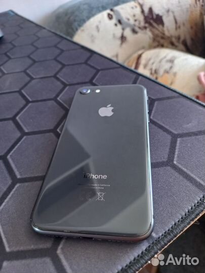iPhone 8, 64 ГБ