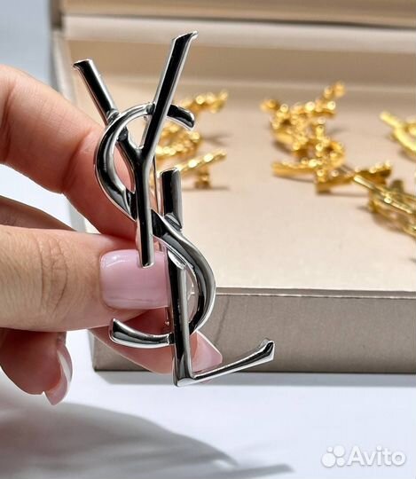 Брошь Saint Laurent