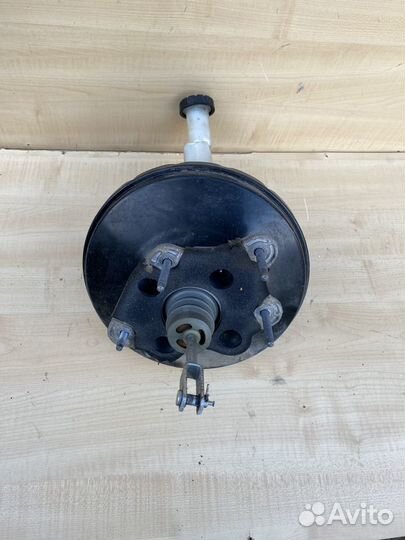 Вакуумный усилитель тормозов Nissan Tiida C11