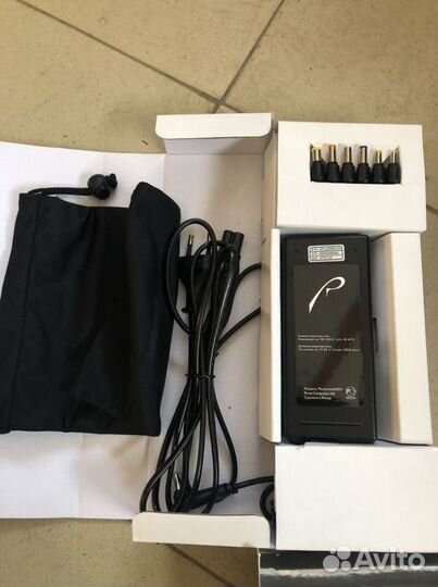 Универсальный адаптер для ноутбука