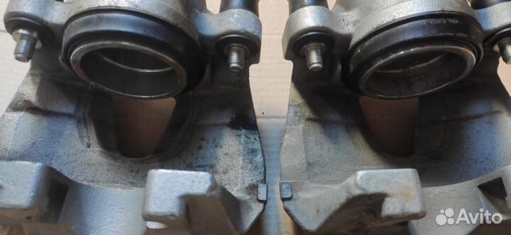 Суппорта передние Peugeot Traveller