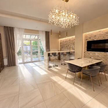 Таунхаус 550 м² на участке 1,7 сот.