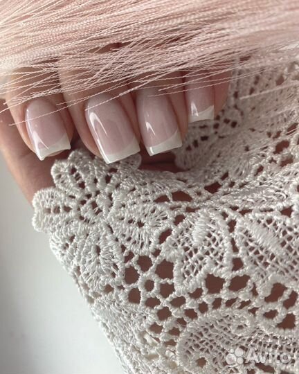 Маникюр с покрытием гель-лаком