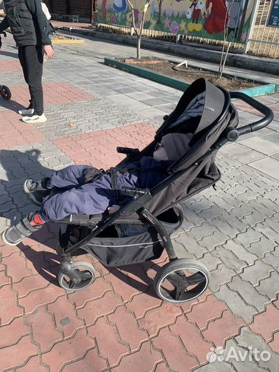 Прогулочная коляска