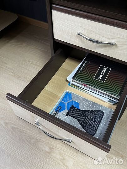 Компьютерный стол DaVita (витра) Орион 3.11