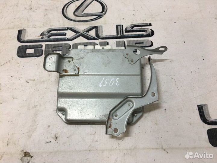 Блок управления рулевой рейкой Lexus Ls460 USF40