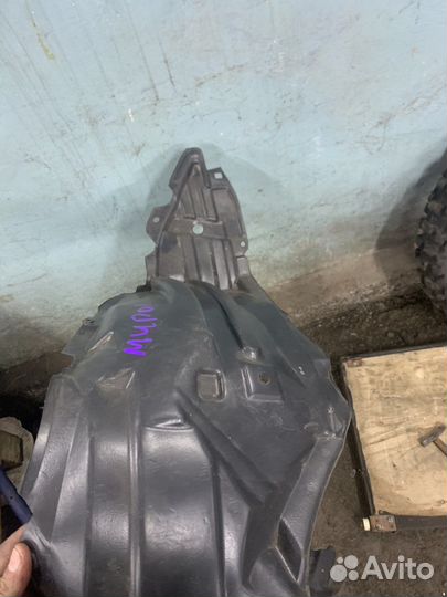 Подкрылок toyota Probox 2014г