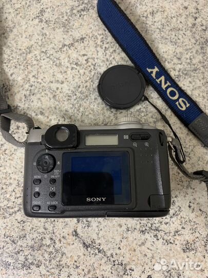 Компактный фотоаппарат sony cyber shot