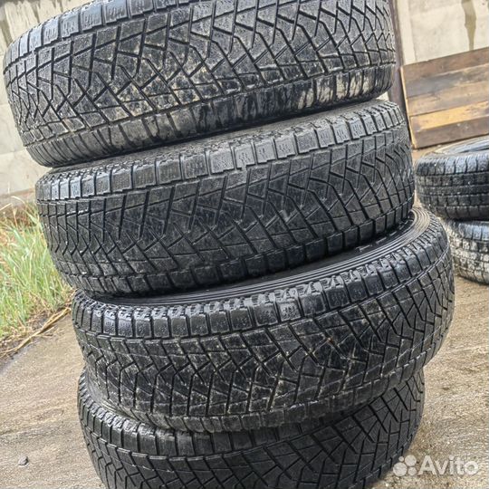 Bridgestone Blizzak DM-V3 215/70 R16