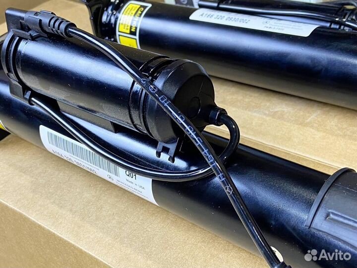 Задний левый амортизатор Mercedes ML GL