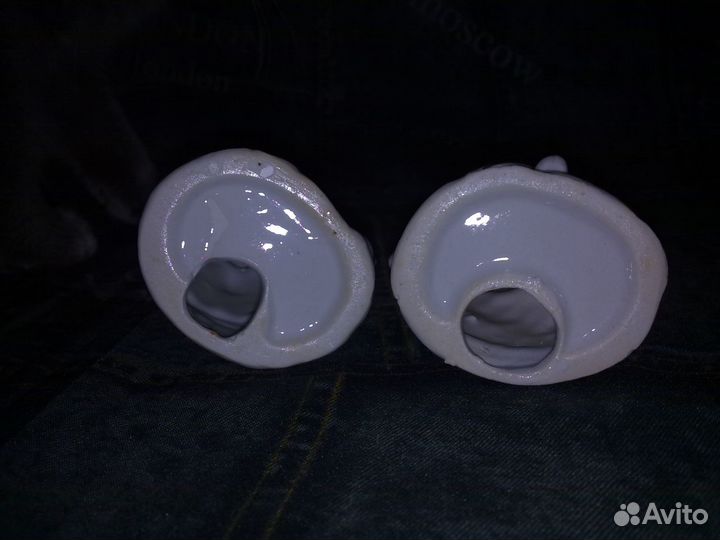 Пара фарфоровых статуэток одним лотом